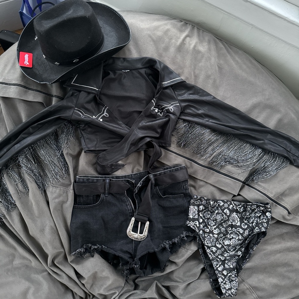 Cowgirl/Cowboy Costume